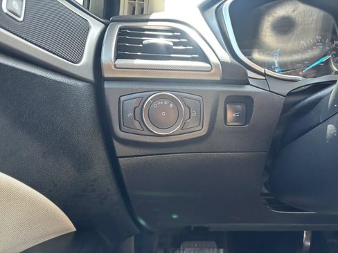 Used 2018 Ford Fusion S FWD image 22