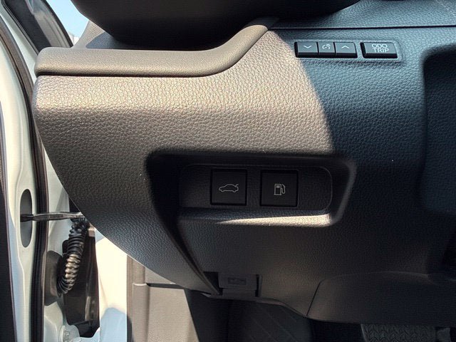 Used 2026 Toyota Crown Platinum AWD/4WD image 26
