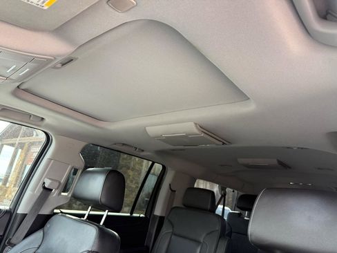 Used 2018 Chevrolet Suburban Premier image 11