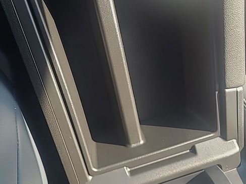 Used 2023 Buick Enclave Essence image 30