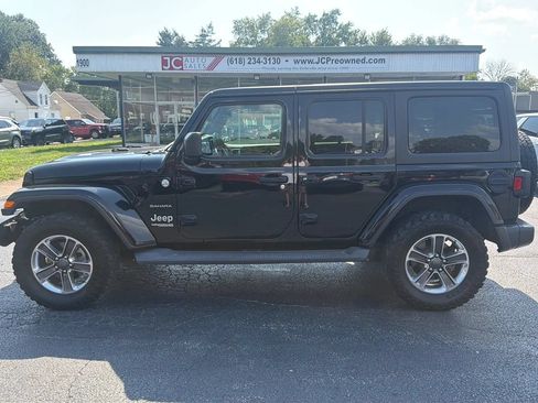 Used 2019 Jeep Wrangler Unlimited Sahara AWD/4WD image 8