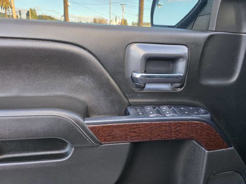 Used 2018 GMC Sierra 1500 SLE w/ SLE Value Package image 11