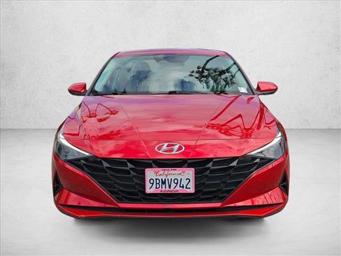 Used 2021 Hyundai Elantra SEL image 2