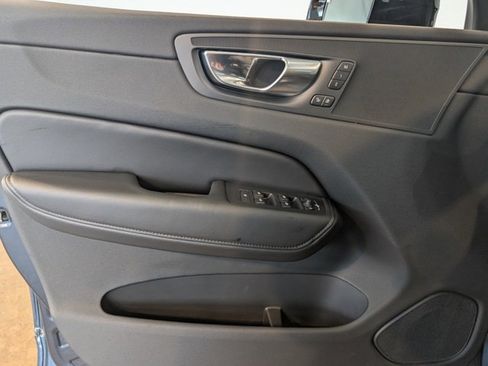 Used 2025 Volvo XC60 B5 Core w/ Protection Package Premier image 8