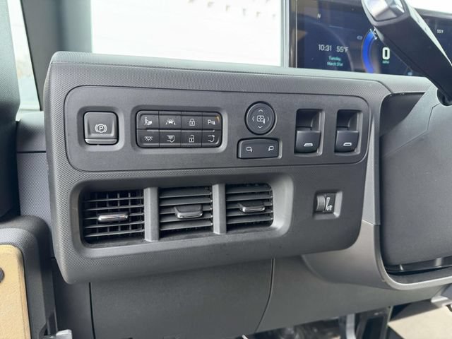 Used 2024 Chevrolet Brightdrop 600 w/ Commercial Equipment Package AWD/4WD image 16