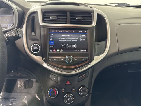 Used 2020 Chevrolet Sonic LT image 25