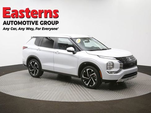 Used 2024 Mitsubishi Outlander SE image 49