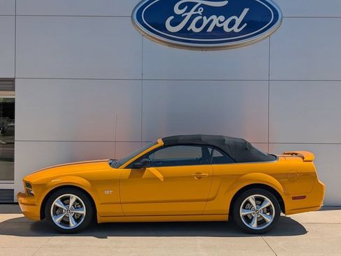 Used 2007 Ford Mustang GT Premium RWD image 3