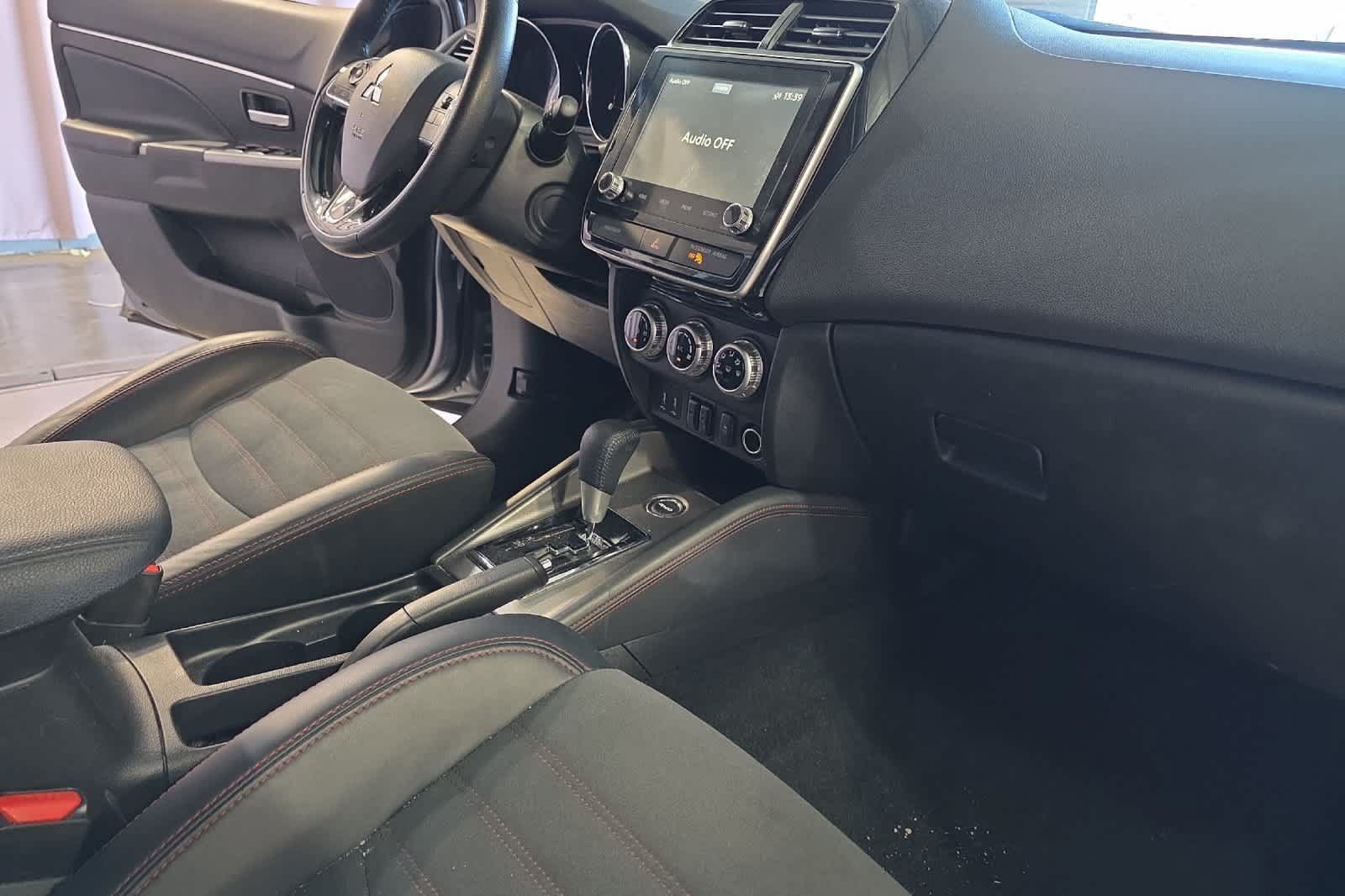Used 2024 Mitsubishi Outlander Sport SE AWD/4WD image 18