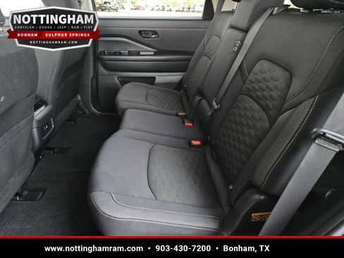 Used 2024 Nissan Pathfinder SV FWD image 28
