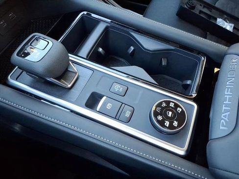 Certified 2025 Nissan Pathfinder SV AWD/4WD image 24