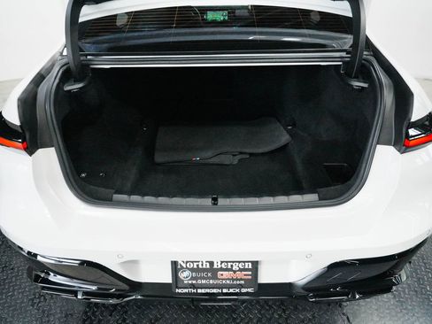 Used 2023 BMW 760i xDrive image 39