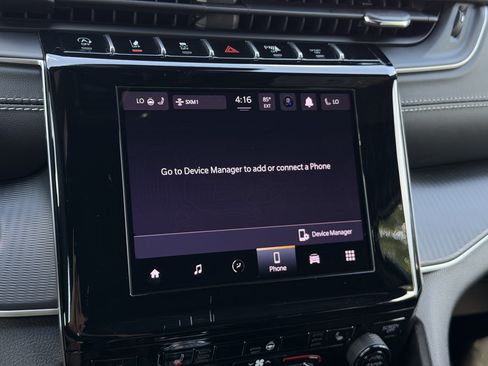 Used 2025 Jeep Grand Cherokee Altitude AWD/4WD image 23