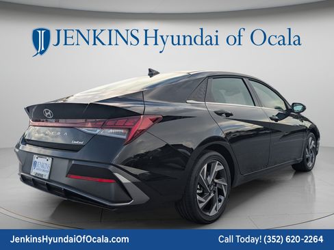 New 2026 Hyundai Elantra Limited FWD image 3