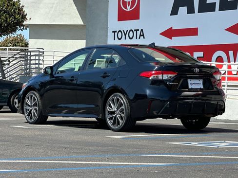 Used 2024 Toyota Corolla SE FWD image 3