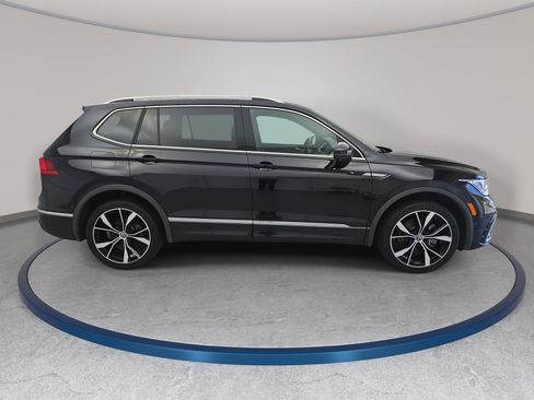 Certified 2023 Volkswagen Tiguan SEL R-Line AWD/4WD image 4