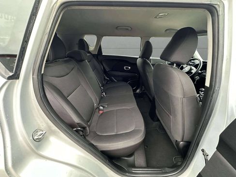 Used 2014 Kia Soul FWD image 22
