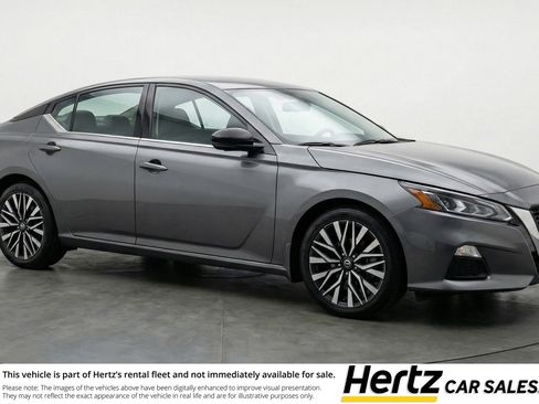 Used 2025 Nissan Altima 2.5 SV FWD image 1
