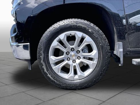 Used 2025 Chevrolet Silverado 1500 LTZ AWD/4WD image 10