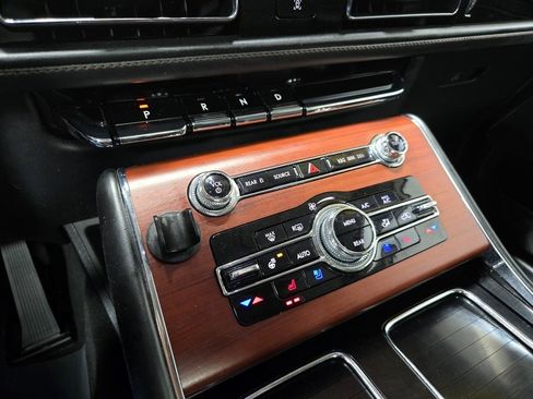 Used 2022 Lincoln Aviator Reserve w/ Equipment Group 201A image 29