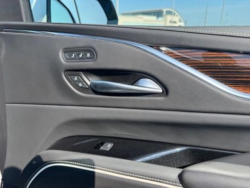 Certified 2023 Cadillac Escalade ESV Premium Luxury AWD/4WD image 30