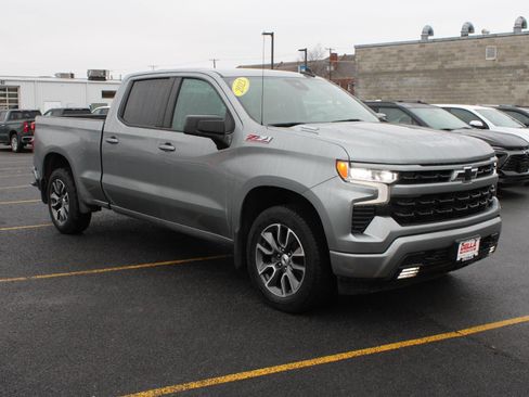 Used 2023 Chevrolet Silverado 1500 RST w/ Z71 Off-Road Package image 3