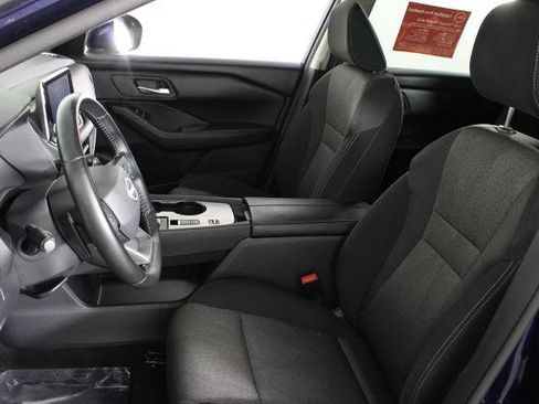 Certified 2025 Nissan Rogue SV FWD image 21