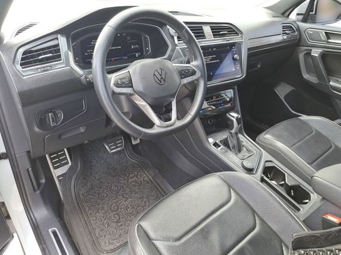 Used 2023 Volkswagen Tiguan SEL R-Line AWD/4WD image 9