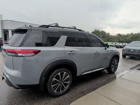 Used 2026 Nissan Pathfinder Platinum w/ Cargo Package FWD image 3