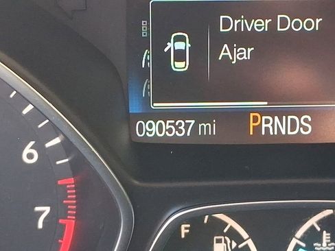 Used 2017 Ford Escape SE w/ SE Cold Weather Package image 20