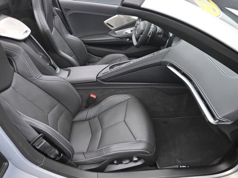 Used 2023 Chevrolet Corvette Stingray Preferred Conv w/ Battery Protection Package RWD image 9