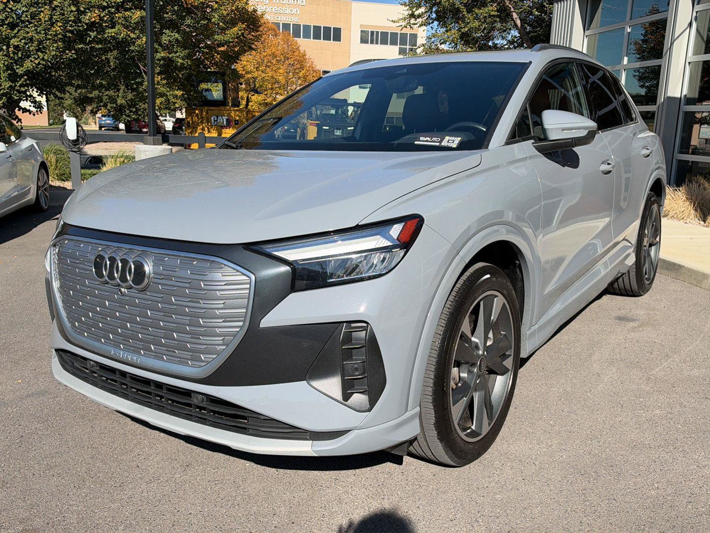 Used 2022 Audi Q4 e-tron Premium w/ Convenience Package AWD/4WD image 4