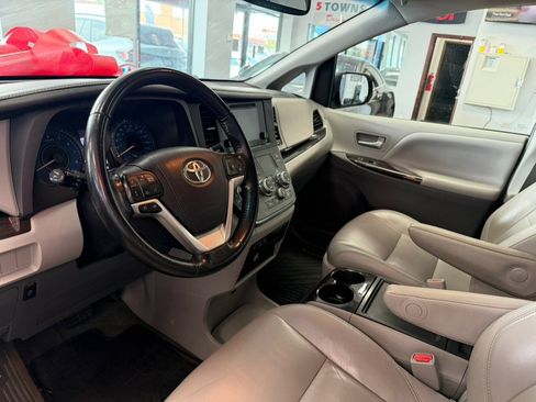 Used 2016 Toyota Sienna XLE w/ XLE Navigation Package AWD/4WD image 22