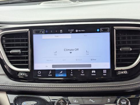 Used 2024 Chrysler Pacifica Select image 19