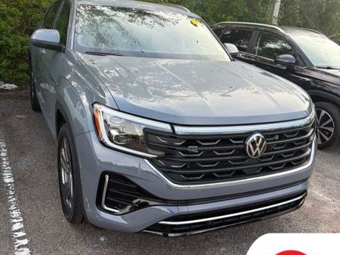 Used 2024 Volkswagen Atlas Cross Sport SEL R-Line AWD/4WD image 3
