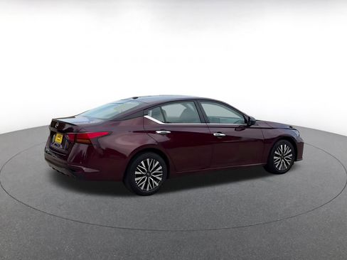 Used 2025 Nissan Altima 2.5 SV image 15