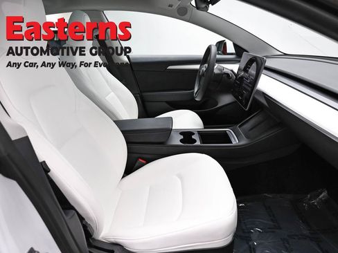 Used 2023 Tesla Model 3 Standard Range image 18