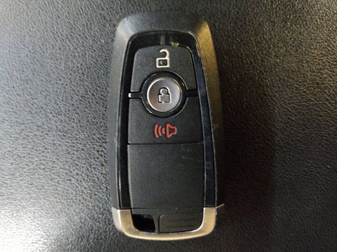 Used 2023 Ford Edge SEL image 32