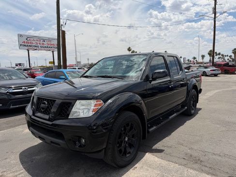 Used 2021 Nissan Frontier SV w/ Midnight Edition Floor Mats RWD image 3