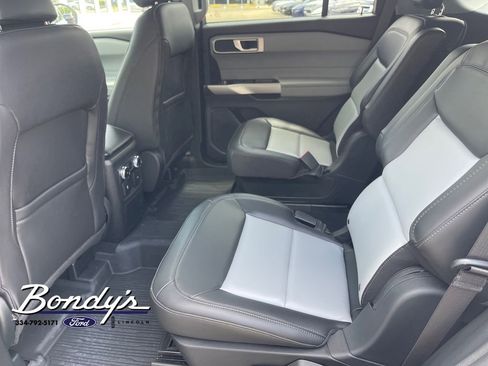 Used 2024 Ford Explorer XLT w/ Equipment Group 202A RWD image 11