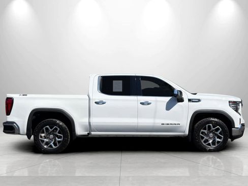 Used 2024 GMC Sierra 1500 SLT AWD/4WD image 9