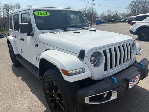 Used 2023 Jeep Wrangler Sahara w/ Cold Weather Group AWD/4WD image 1