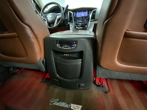 Used 2015 Cadillac Escalade ESV Premium AWD/4WD image 43