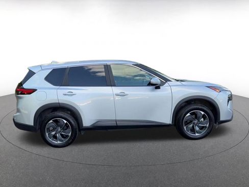 Used 2025 Nissan Rogue SV FWD image 16