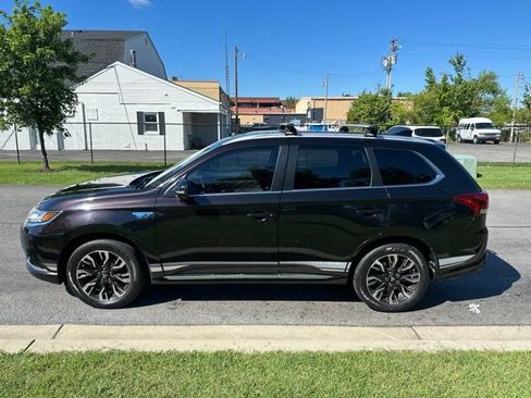 Used 2018 Mitsubishi Outlander SEL AWD/4WD image 29