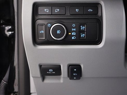 Certified 2024 Ford F350 Limited w/ FX4 Off-Road Package image 22