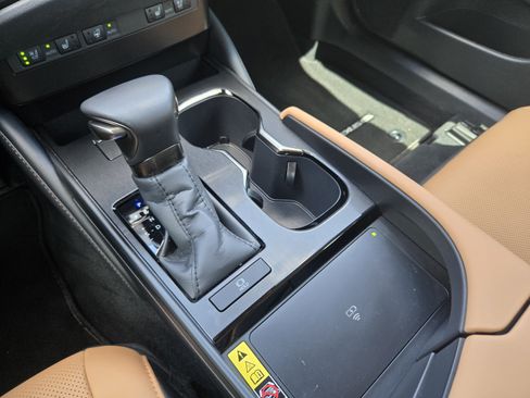 Used 2025 Lexus ES 350 w/ Premium Package FWD image 14