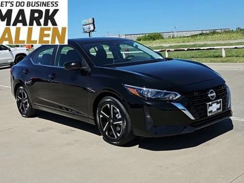Used 2025 Nissan Sentra SV FWD image 2