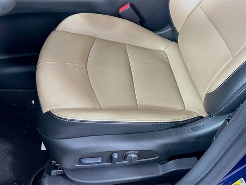 Used 2023 Chevrolet Equinox Premier image 20