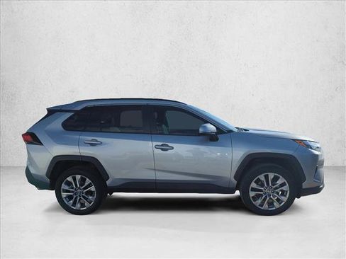 Used 2023 Toyota RAV4 XLE Premium FWD image 5